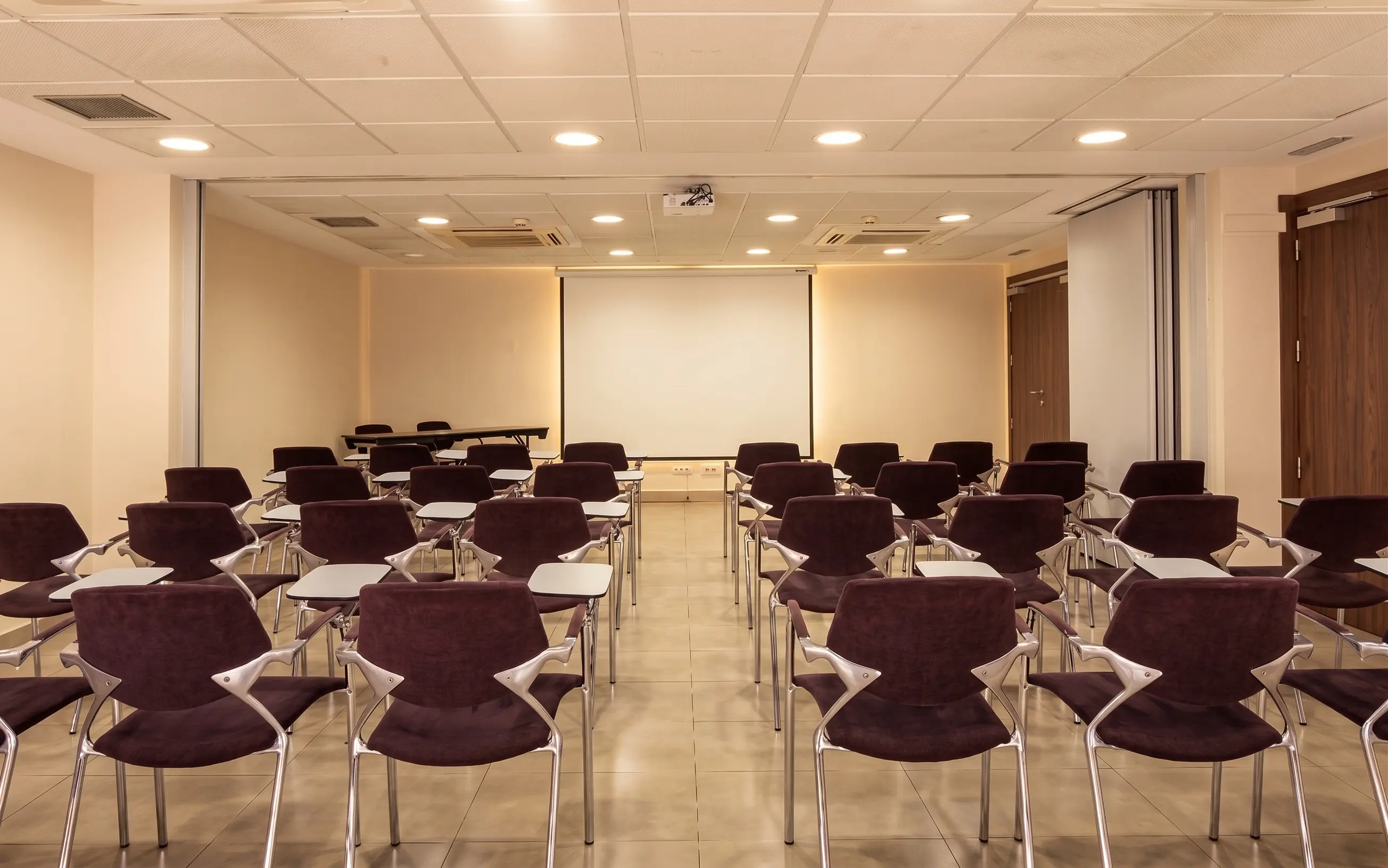 Sala Viena + Capellanes — foto 1